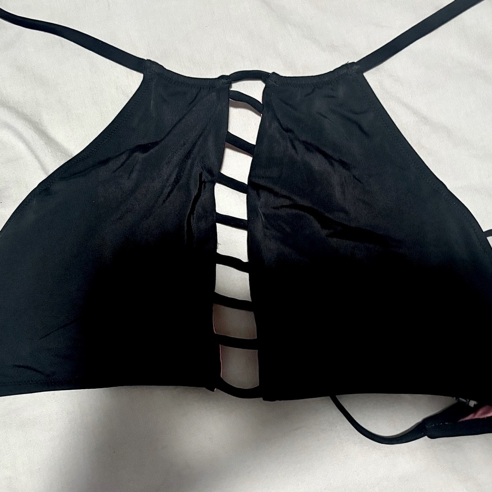 PINK M Victoria's Secret Black and Pink lining Bikini Top